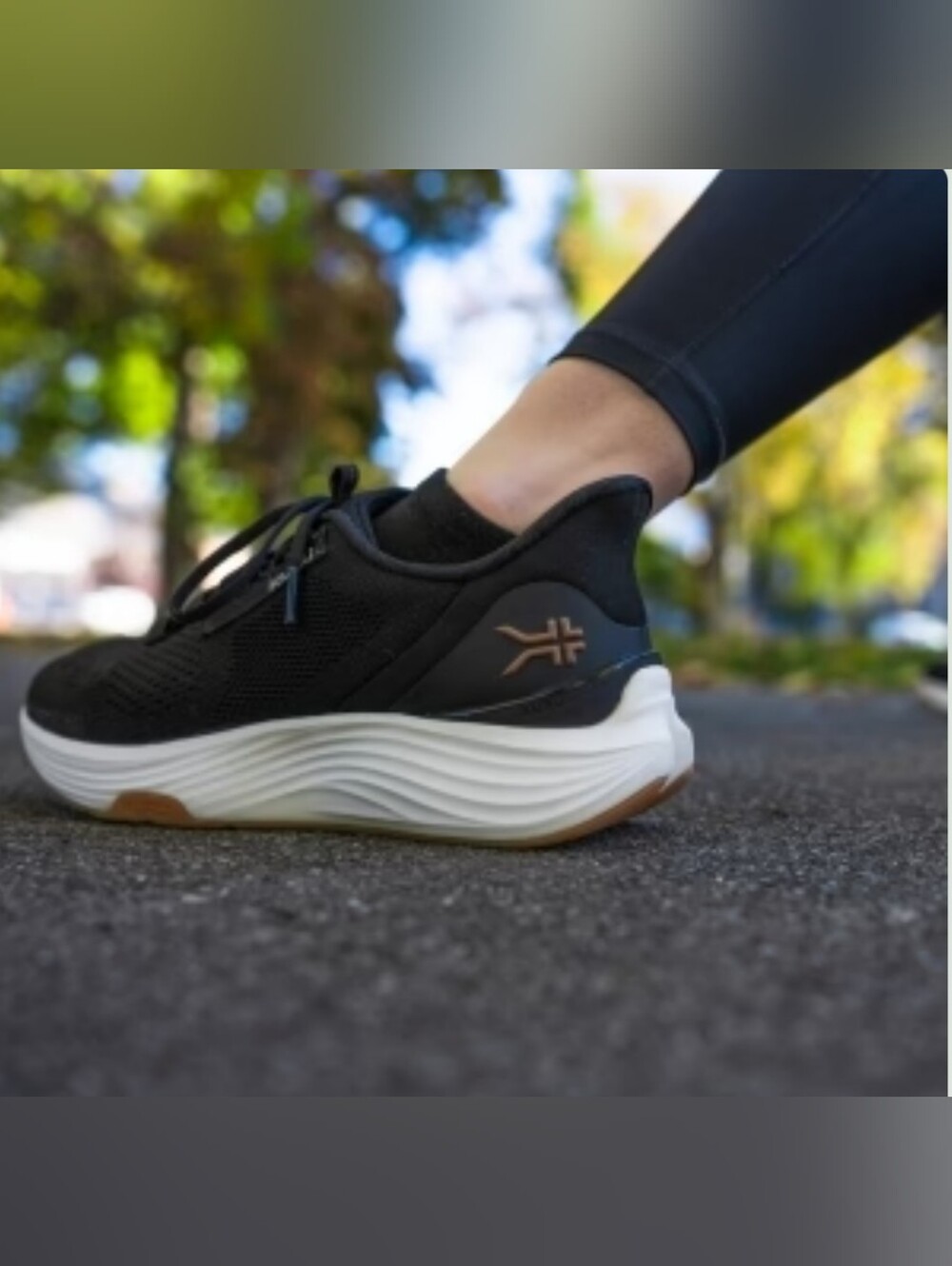 KURU Atom 2 Black Athletic Sneakers with White Soles Women's Size 9